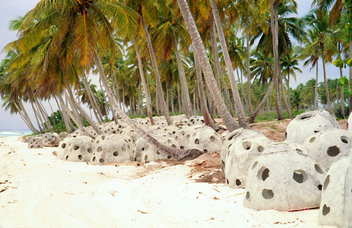 reefballs on the beach